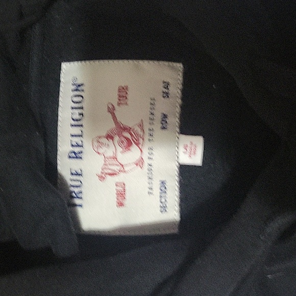 True Religion *** Men's L Sweater *** Red Black White - Picture 3 of 3